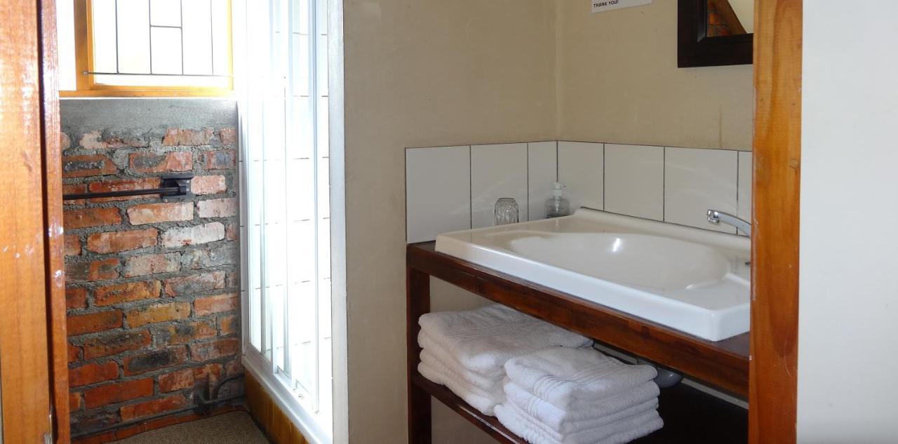 Be My Guest Lodge Bloubergstrand Ngoại thất bức ảnh